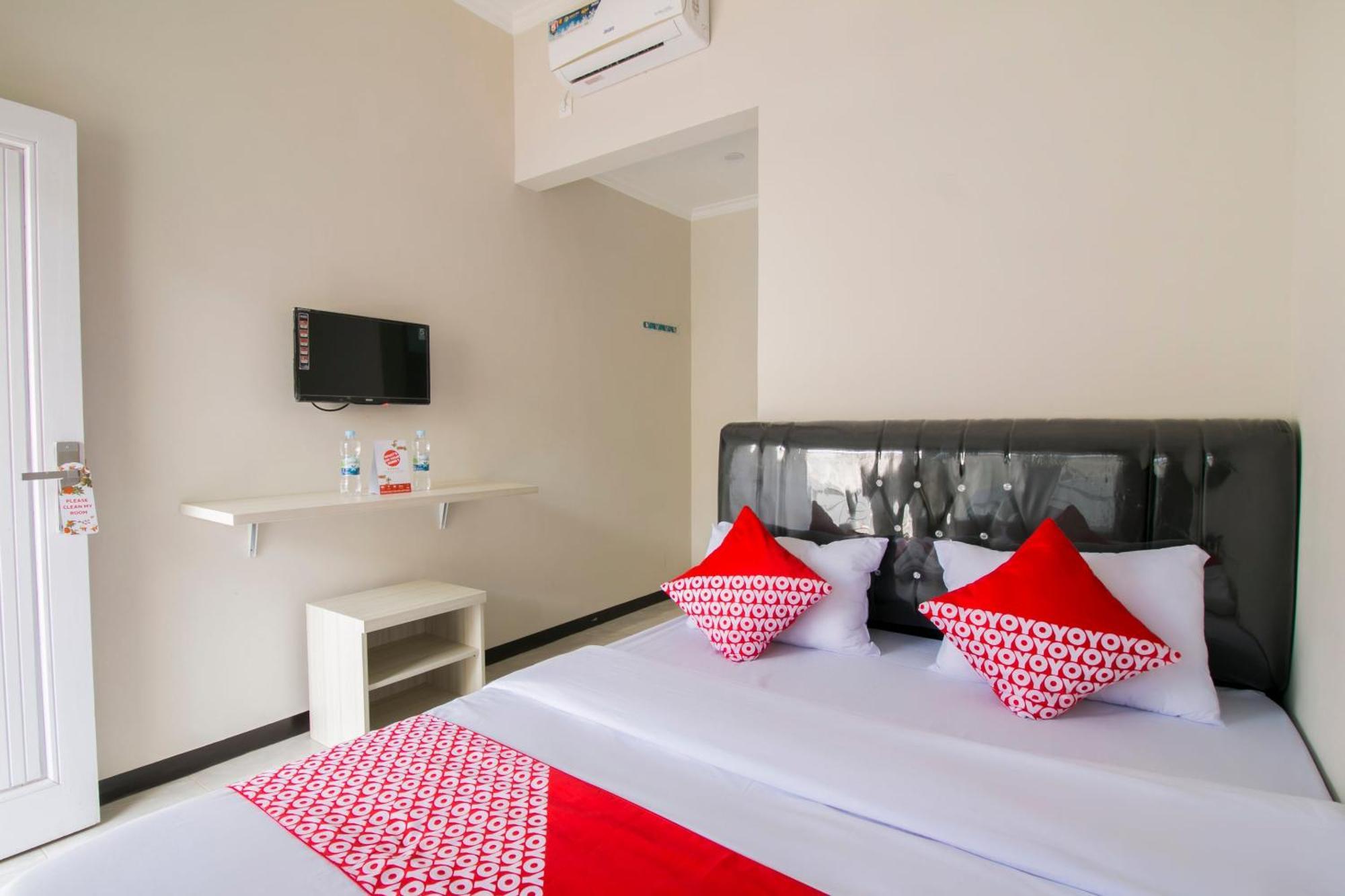 OYO 1078 Fakhira Residence Cianjur Exterior foto